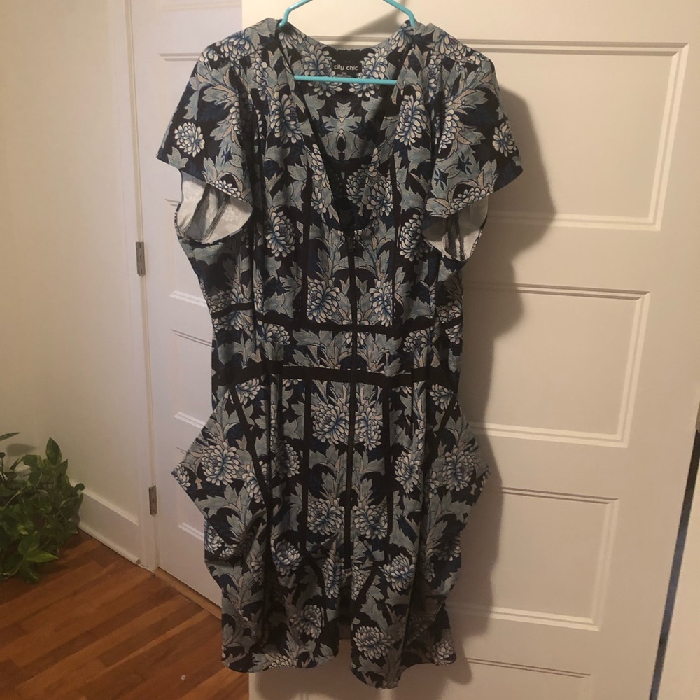 City Chic tunic with pockets and zipper